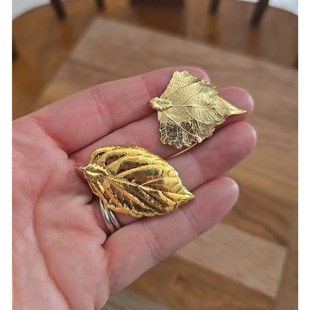 Vtg Gold Toned Metal Leaf Shaped Stampings Textured Necklace Pendent Jewelry - Picture 2 of 5